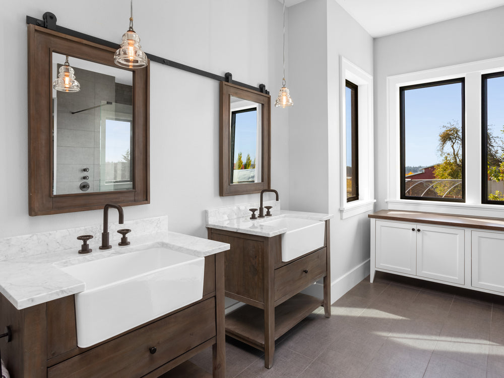 8 Charming Farmhouse Style Bathroom Renovations for 2022