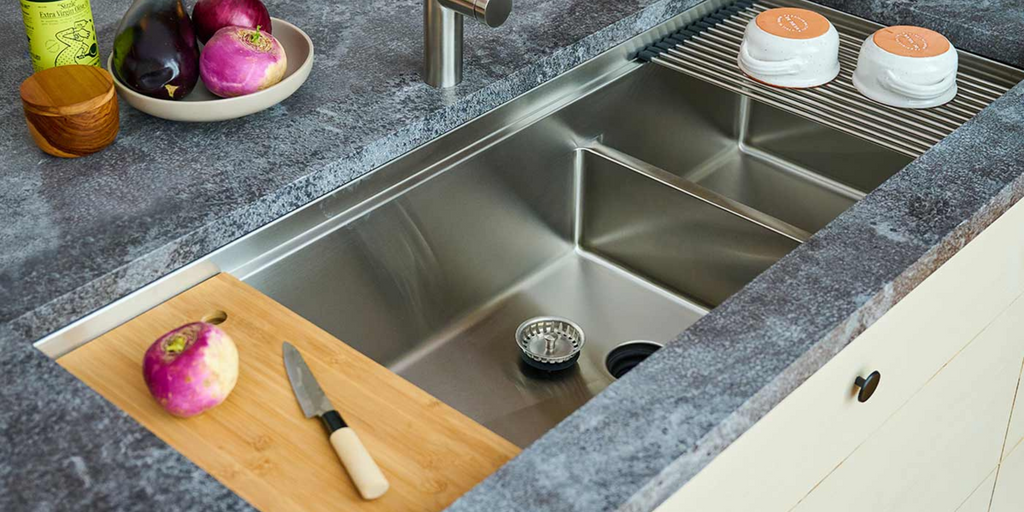 Single Bowl vs. Double Bowl Sinks: Which One Fits Your Lifestyle?